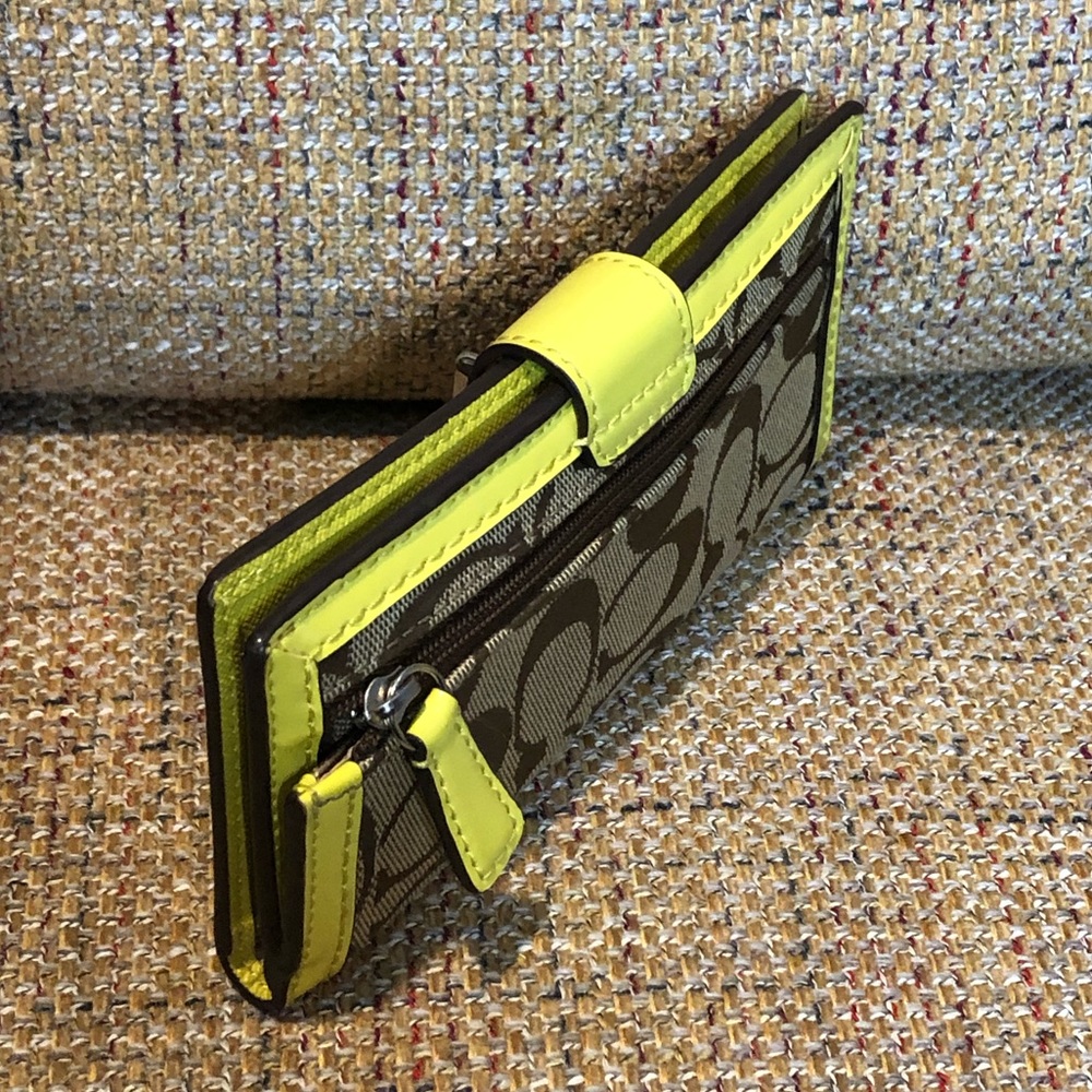 COACH Legacy Signature Slim Turn Lock Closure Trifold Wallet Neon Yellow Trim - Picture 4 of 17